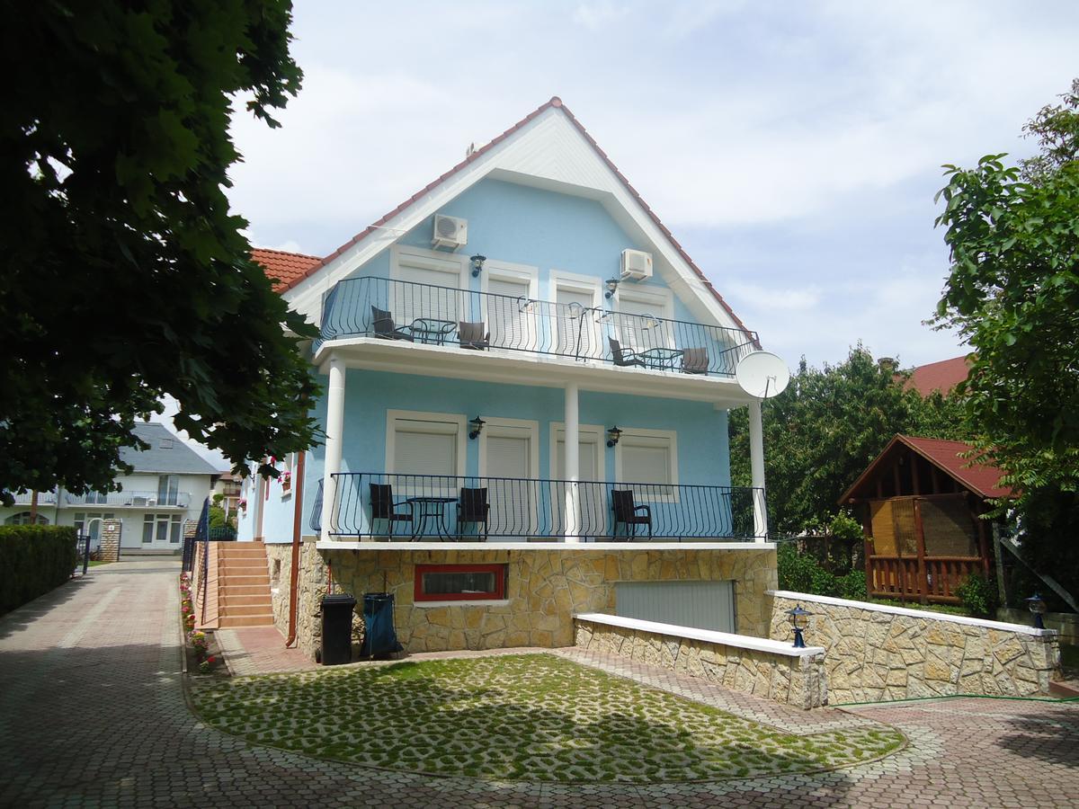 Kek Laguna Vendeghaz Balatonfured Exterior photo